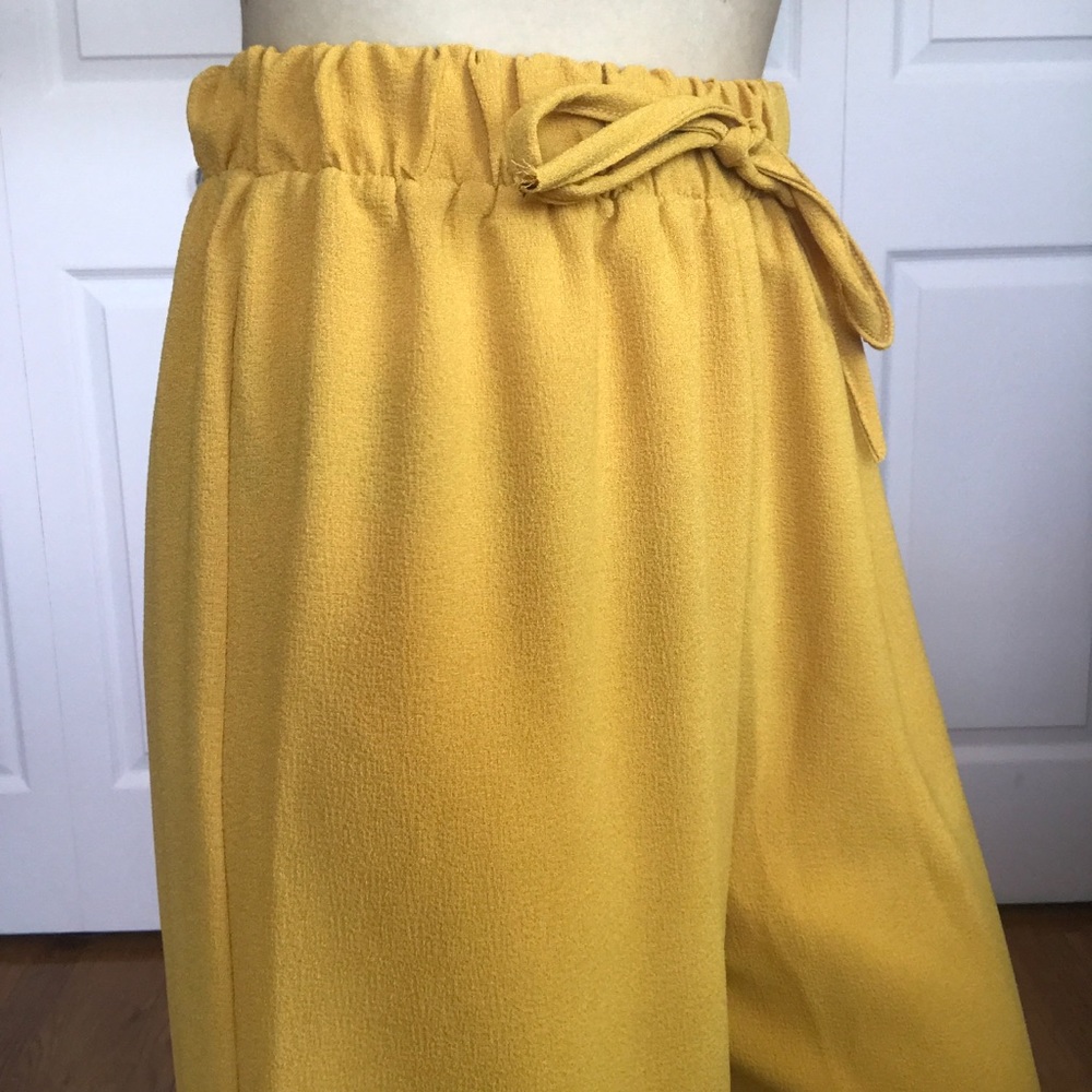 YELLOW PANTS - Picture 4 of 7